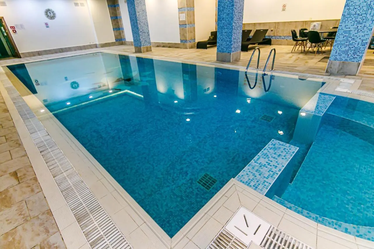 Baku Deniz Mall Family Hotel Apartment 5*,