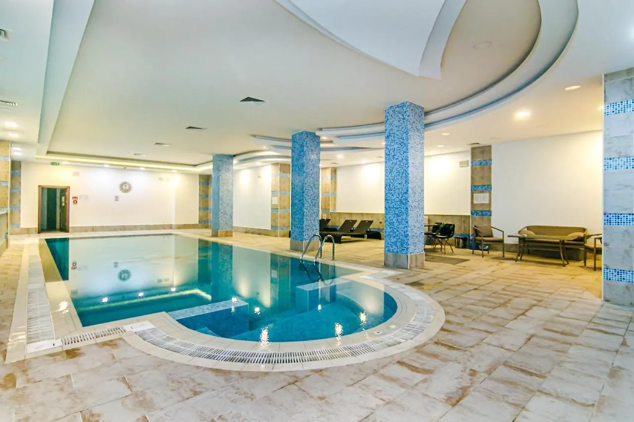 Baku Deniz Mall Family Hotel Apartment 5*,